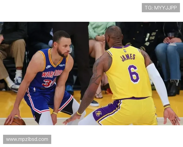 NBA季后赛激战正酣 星光熠熠球员表现引发球迷热议 - 副本 (2)